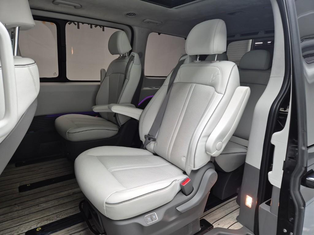 HYUNDAI Staria - Vista 12