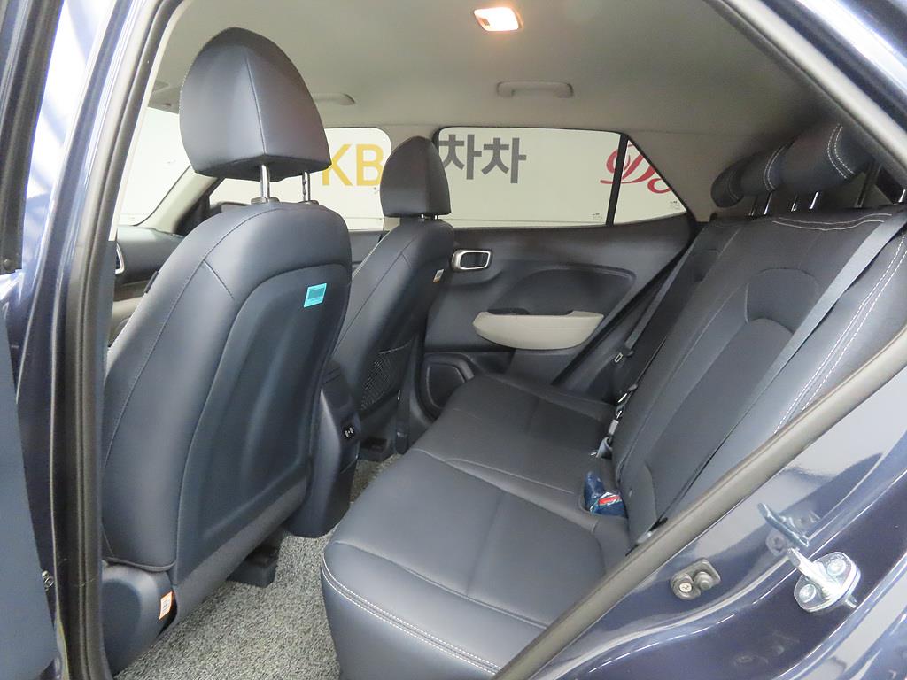 HYUNDAI Venue - Vista 6