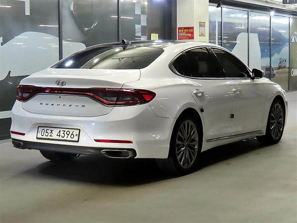 HYUNDAI Grandeur - Vista 4