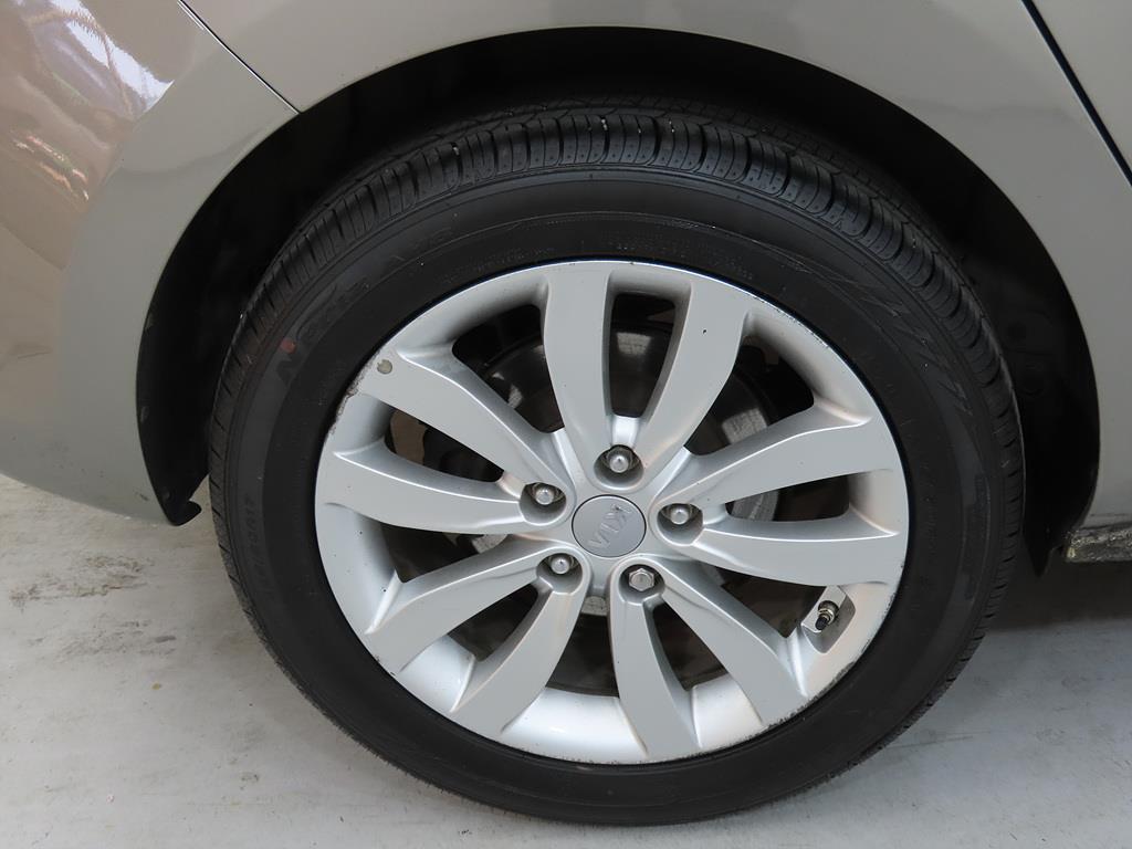 KIA Carens 2015 Gris - Importación desde Corea - HF Imports Iquique - Foto 20