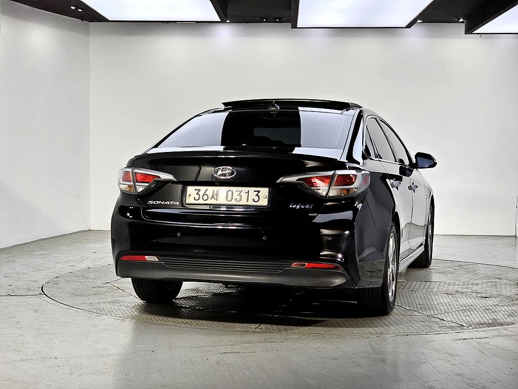 HYUNDAI Sonata - Vista 3