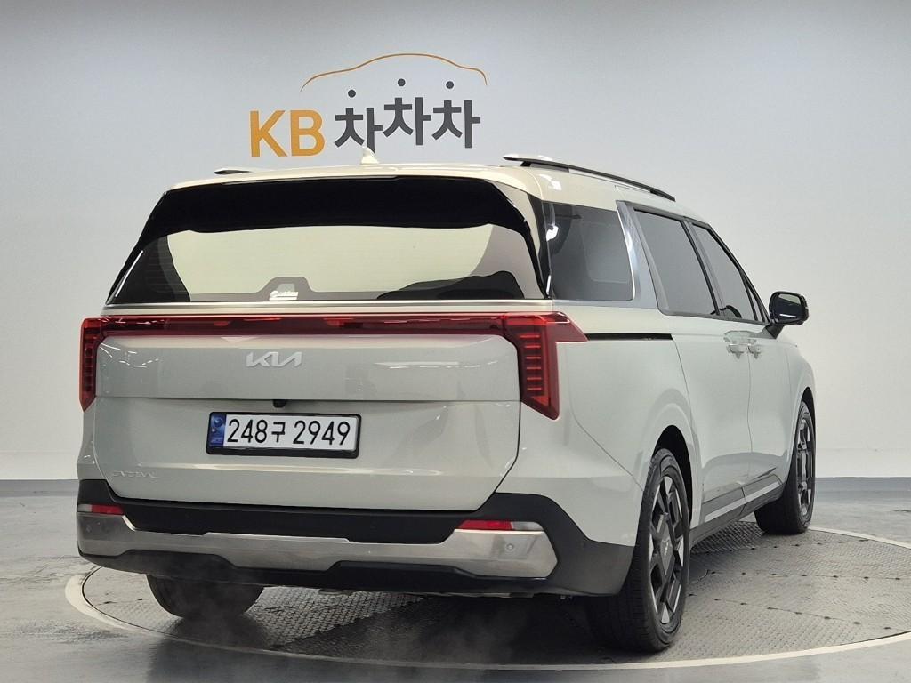 KIA Carnival - Vista 3