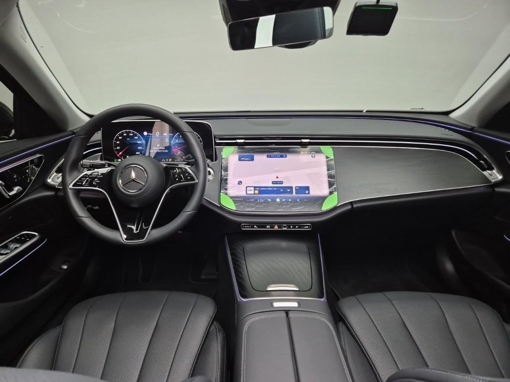 Mercedes Benz E class - Vista 7