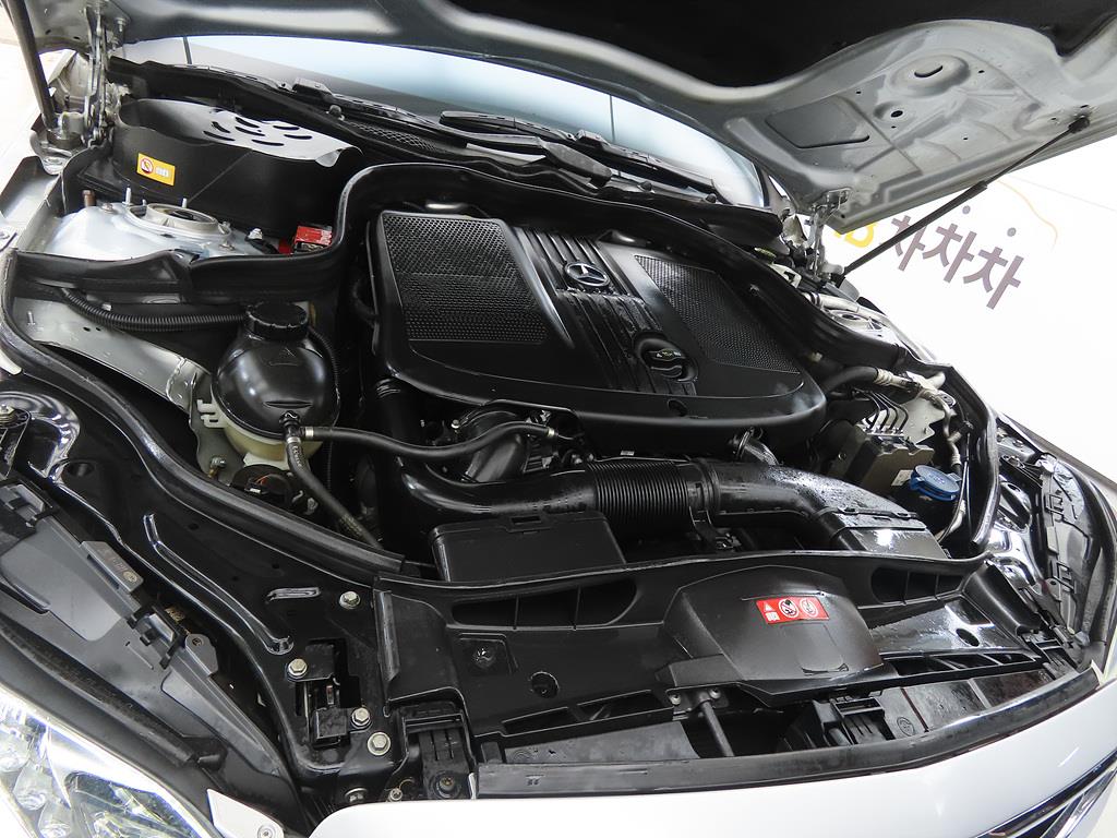 Mercedes Benz E class 2015 Plateado - Importación desde Corea - HF Imports Iquique - Foto 19