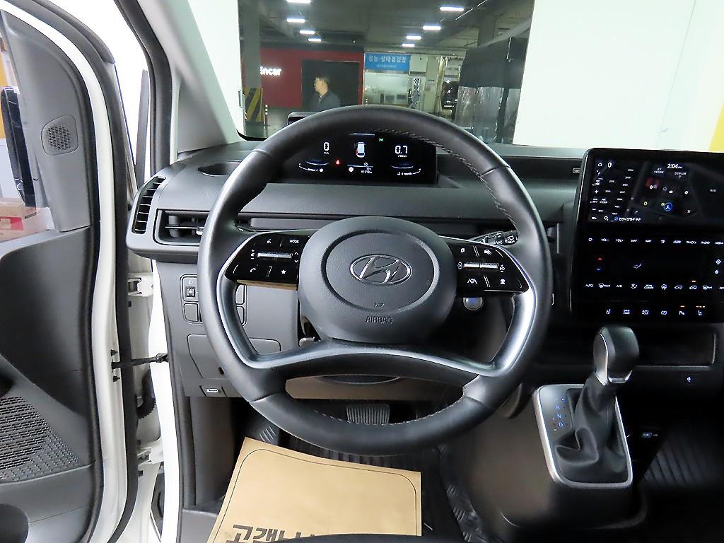 HYUNDAI Staria - Vista 9