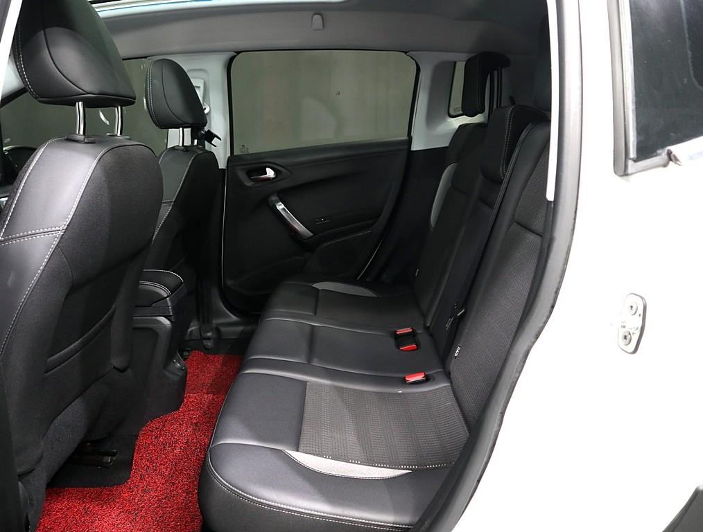 Peugeot 2008 - Vista 9