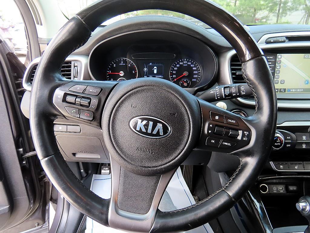 KIA Sorento - Vista 8