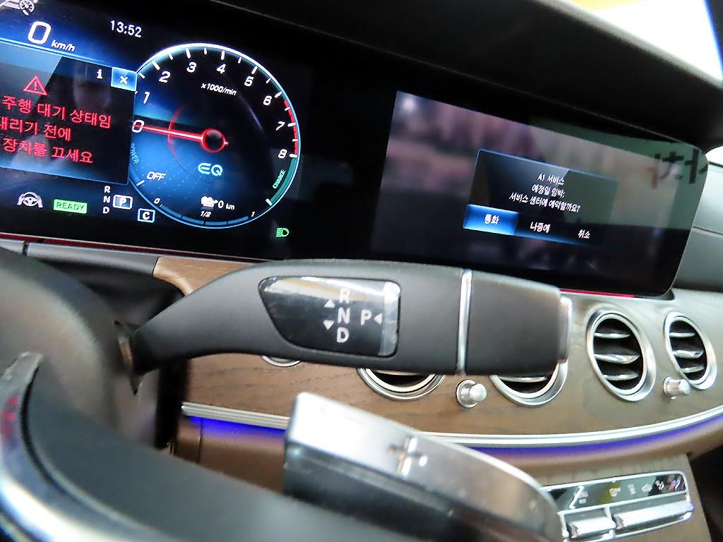Mercedes Benz E class - Vista 10