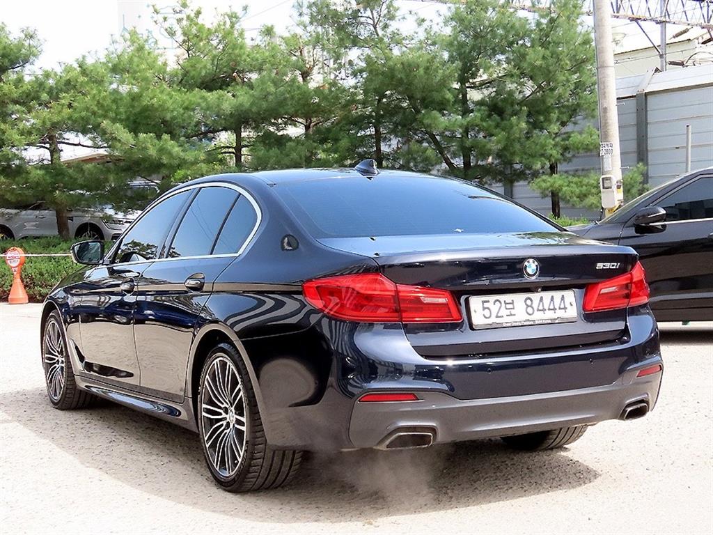 BMW 5 Series - Vista 3