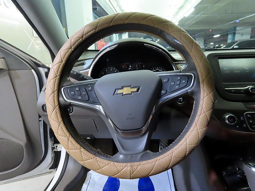 Chevrolet Malibu - Vista 8