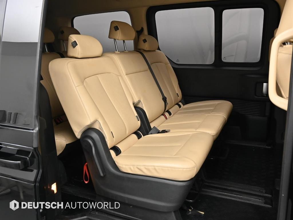 HYUNDAI Staria - Vista 12