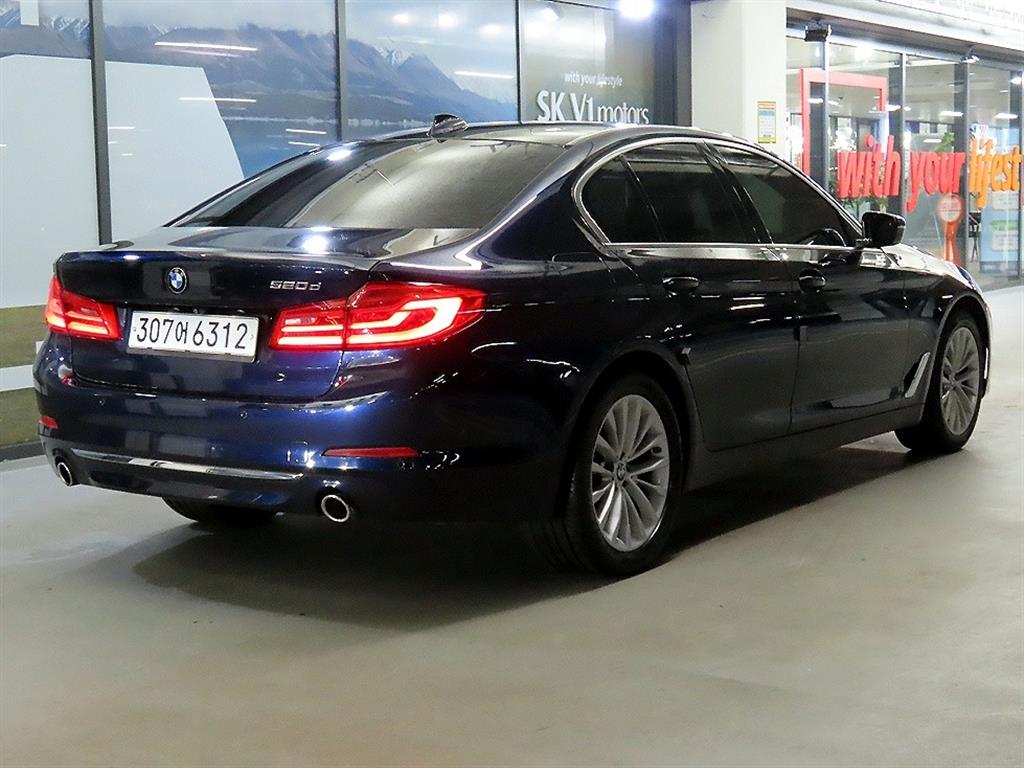 BMW 5 Series - Vista 4