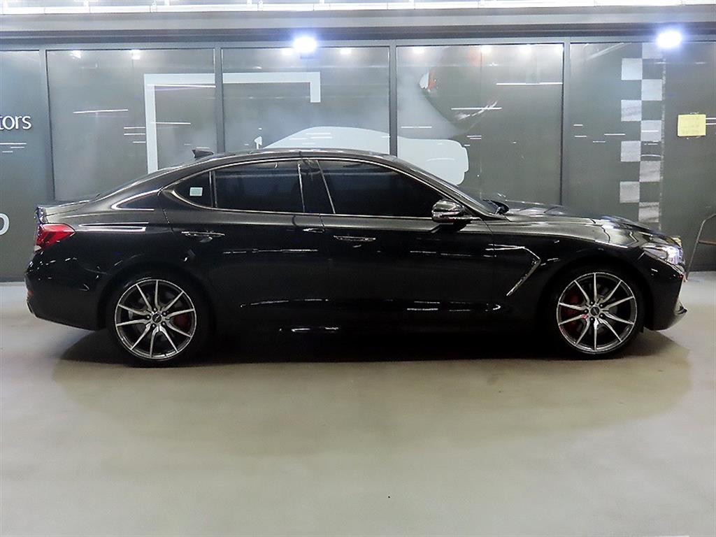 Genesis G70 - Vista 3