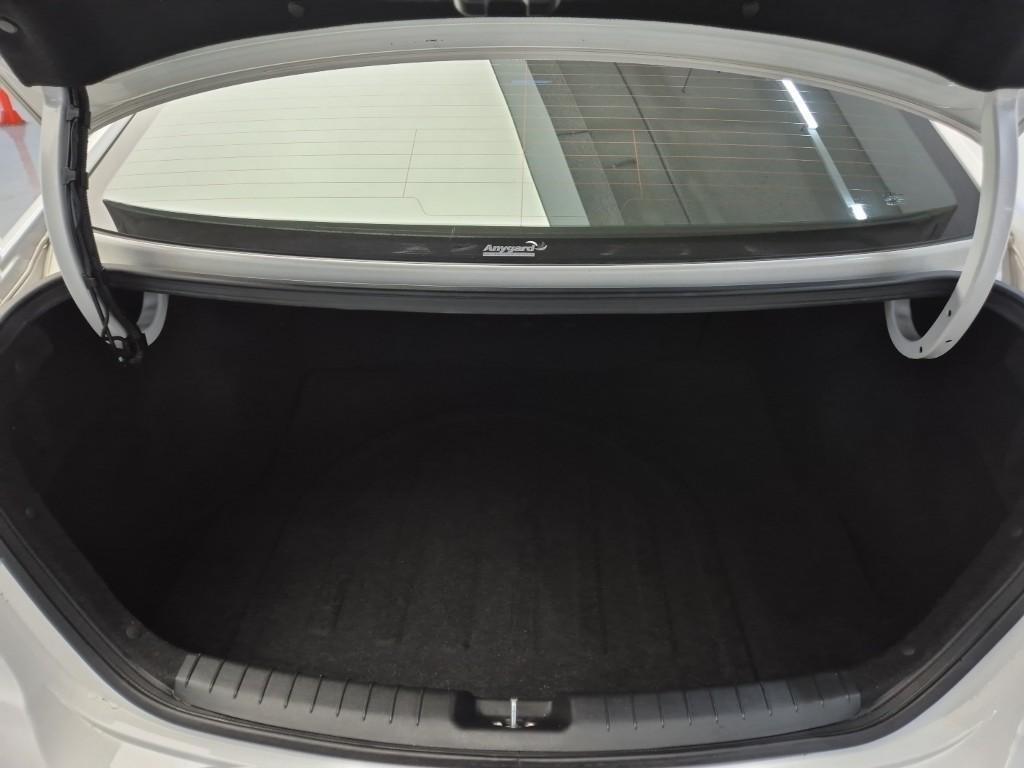 HYUNDAI Avante 2017 Blanco - Importación desde Corea - HF Imports Iquique - Foto 16