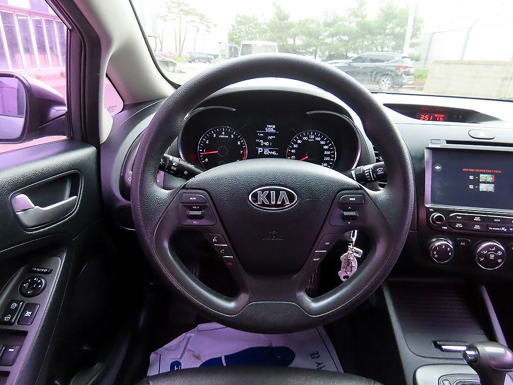 KIA K3 - Vista 8