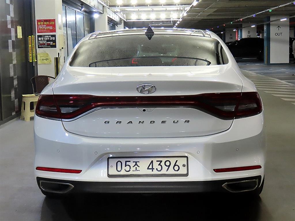 HYUNDAI Grandeur - Vista 5
