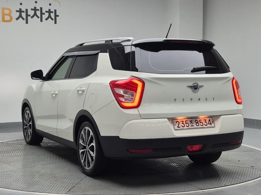 Ssangyong Tivoli - Vista 3