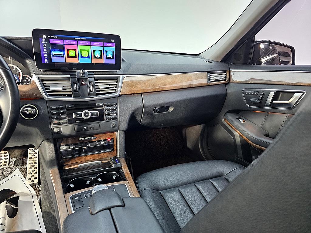 Mercedes Benz E class - Vista 10