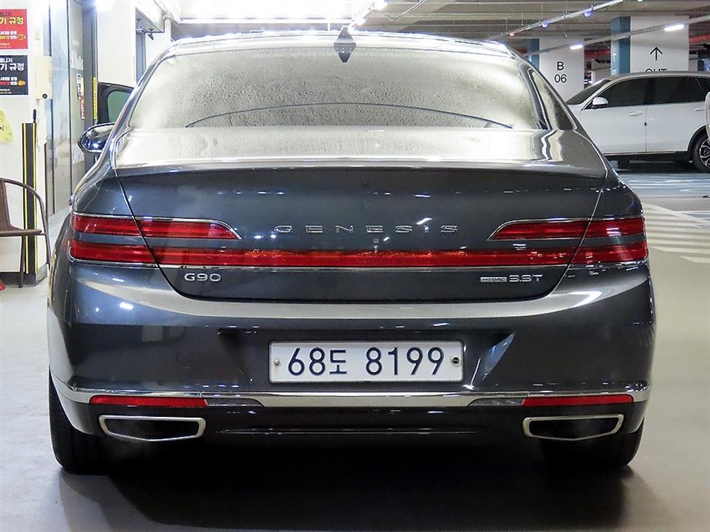 Genesis G90 - Vista 5