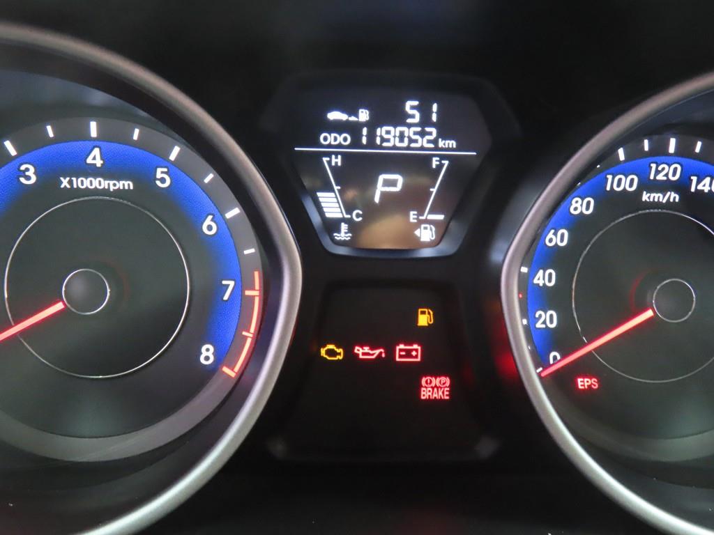 HYUNDAI Avante - Vista 8