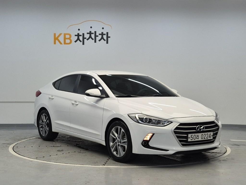 HYUNDAI Avante - Vista 4
