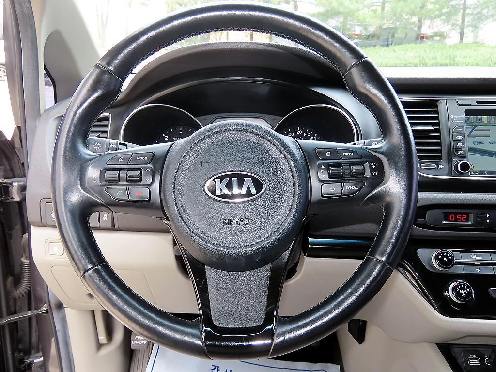 KIA Carnival - Vista 9