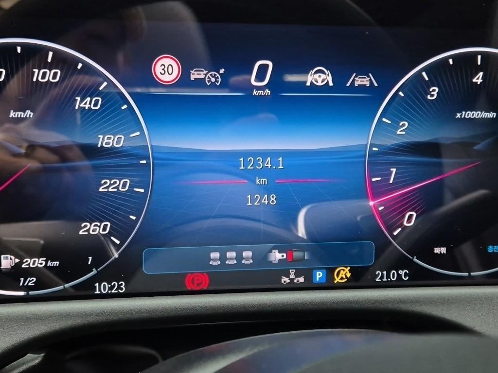 Mercedes Benz E class - Vista 8