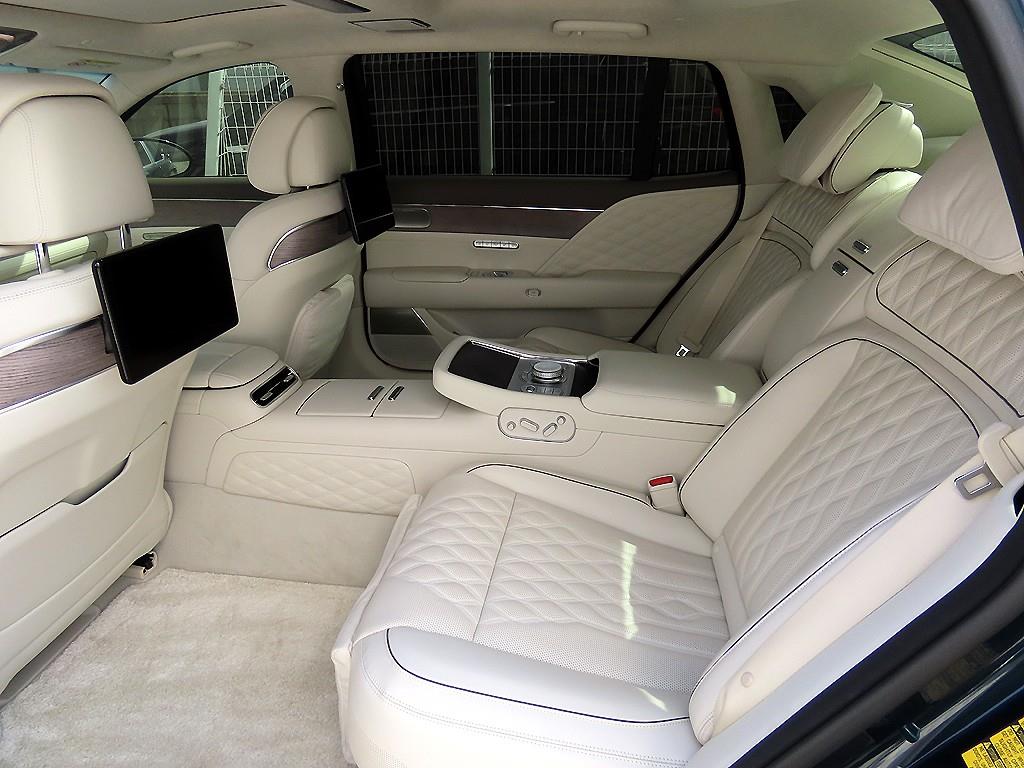 Genesis G90 - Vista 6