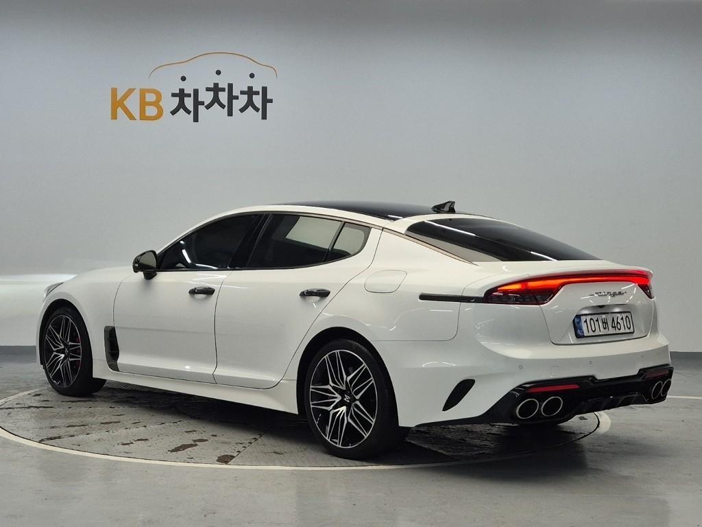 KIA Stinger - Vista 2