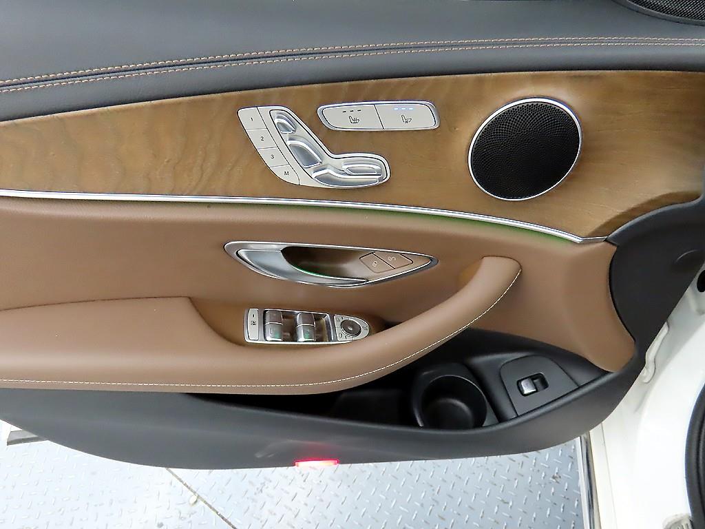 Mercedes Benz E class - Vista 11