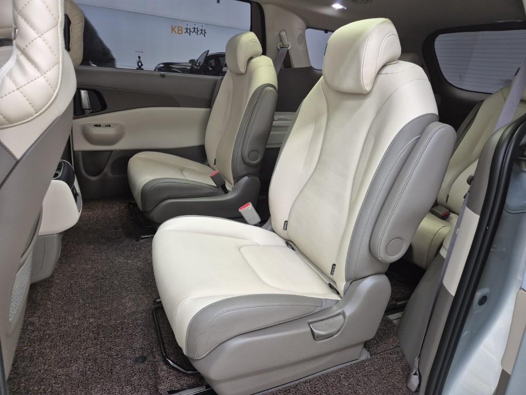 KIA Carnival - Vista 6