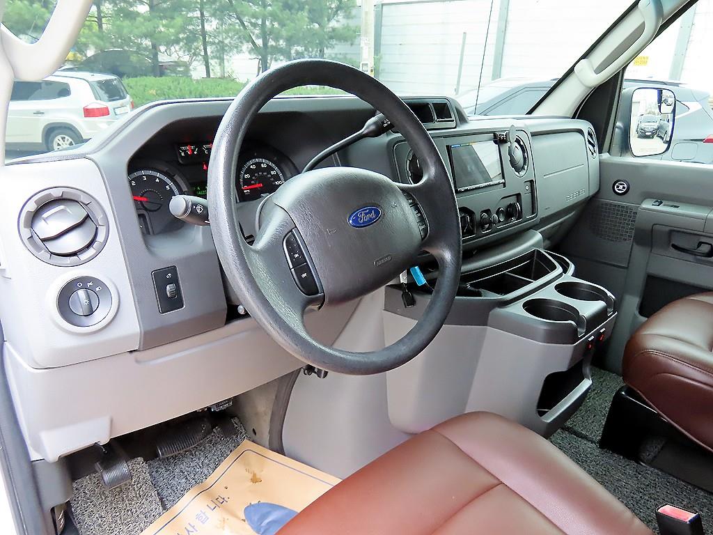 Ford E-Series - Vista 8