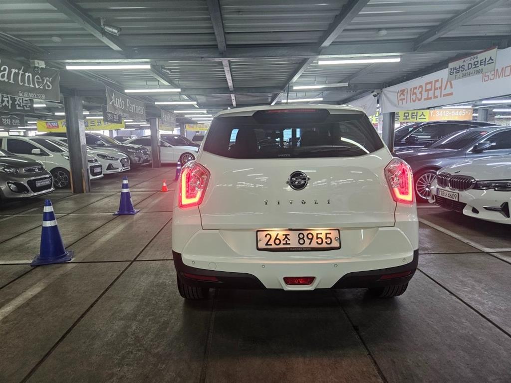 Ssangyong Tivoli - Vista 5