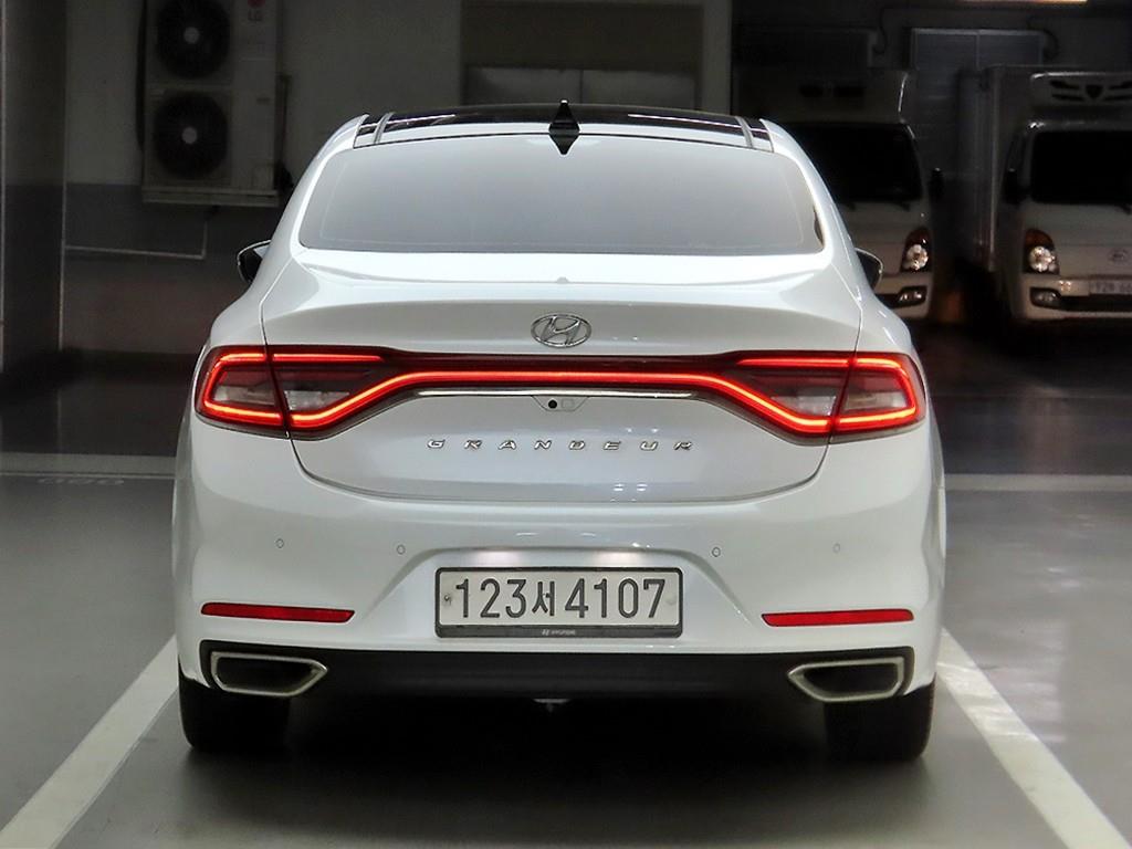 HYUNDAI Grandeur - Vista 3