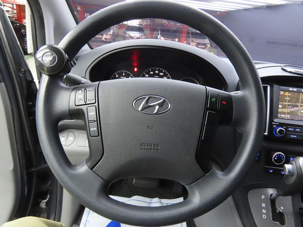 HYUNDAI Starex - Vista 11