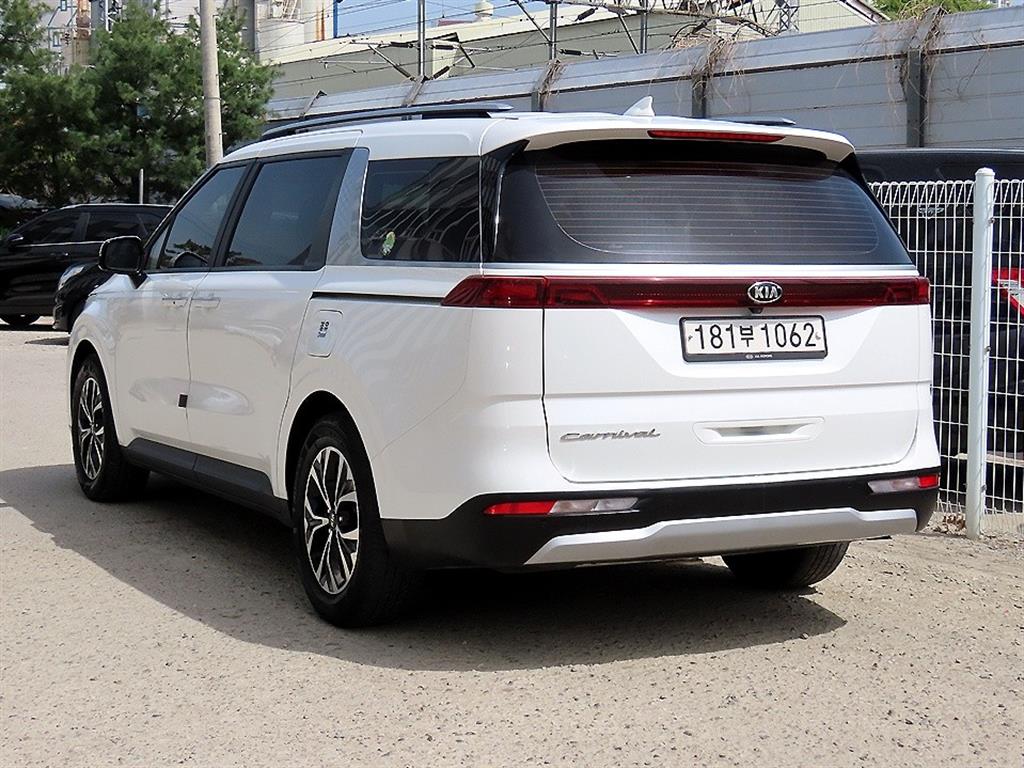 KIA Carnival - Vista 3