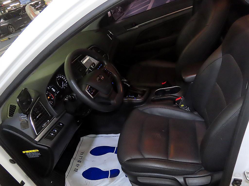 HYUNDAI Avante - Vista 6