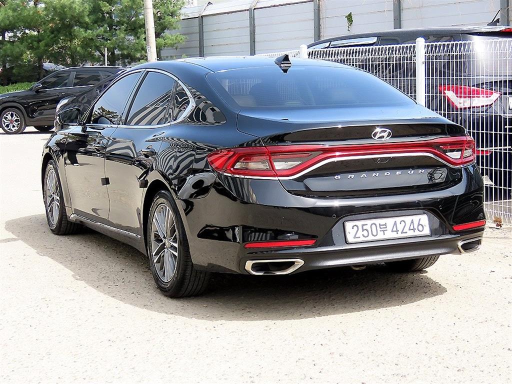 HYUNDAI Grandeur - Vista 3