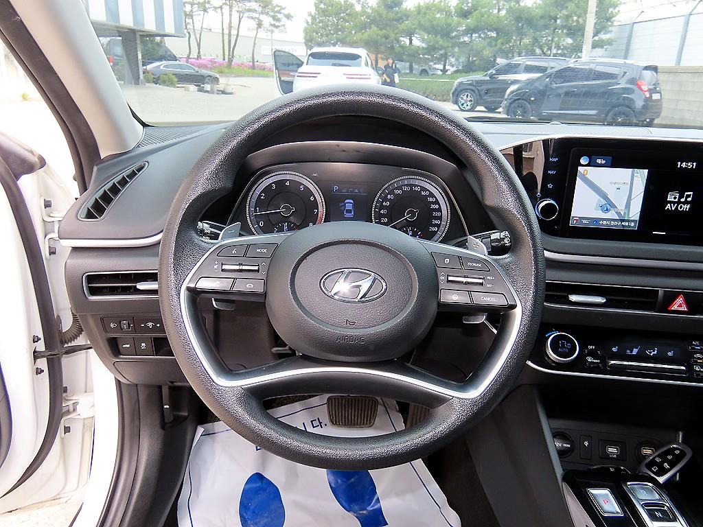 HYUNDAI Sonata - Vista 8