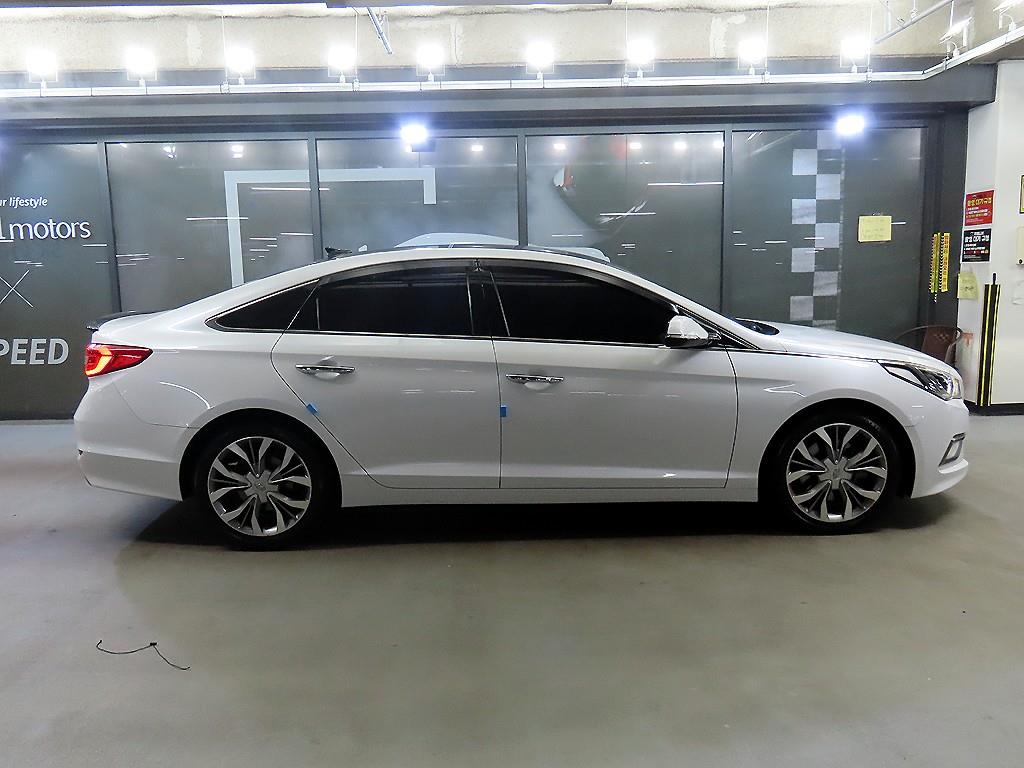 HYUNDAI Sonata - Vista 3