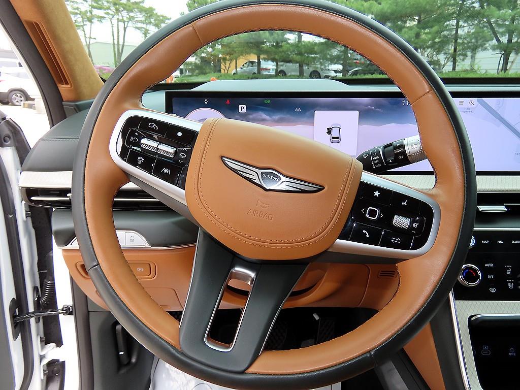 Genesis GV80 - Vista 8