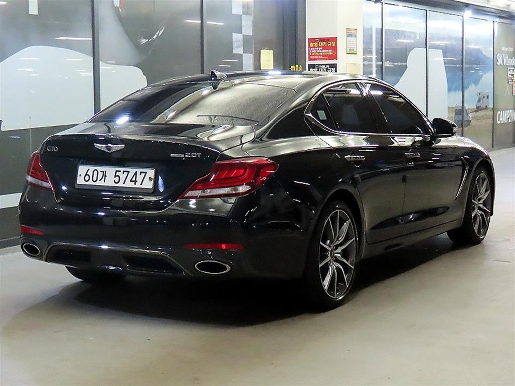 Genesis G70 - Vista 4