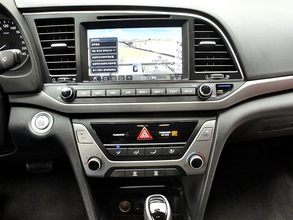 HYUNDAI Avante 2017 Gris - Importación desde Corea - HF Imports Iquique - Foto 10
