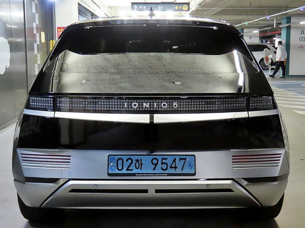 HYUNDAI Ioniq 5 - Vista 5