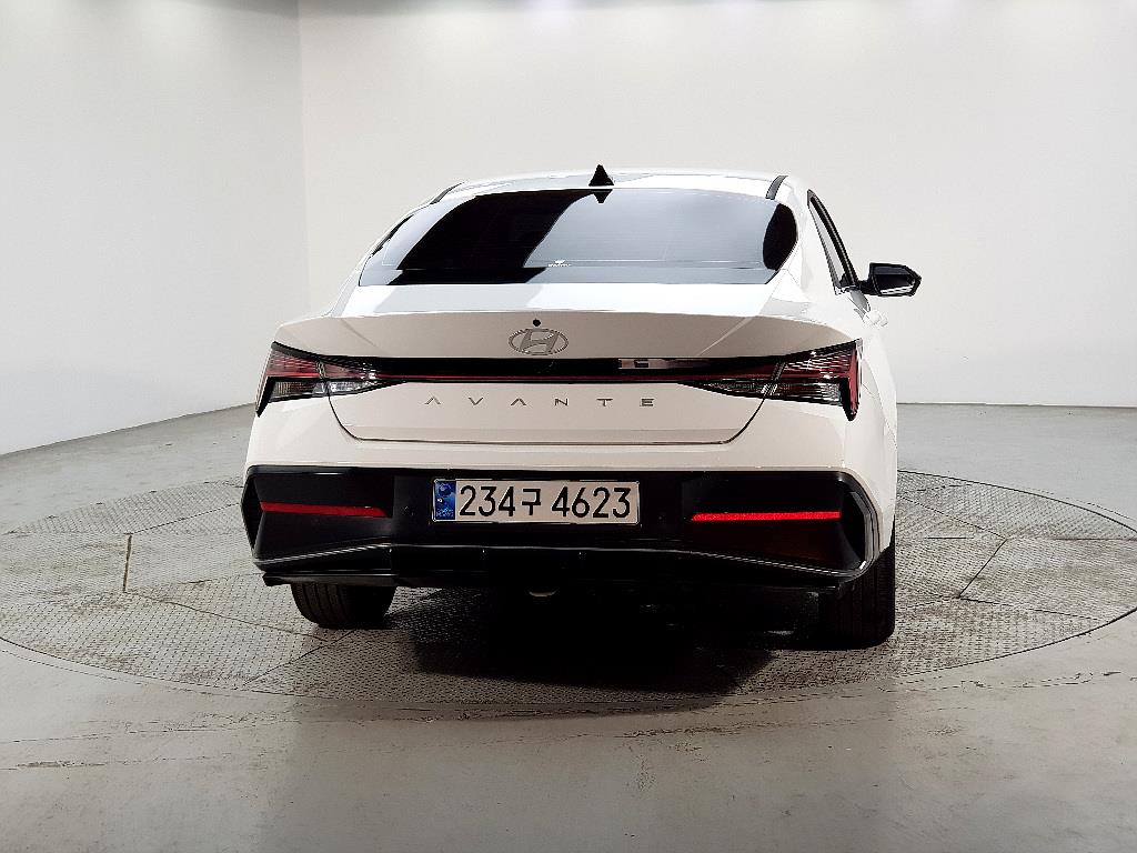 HYUNDAI Avante - Vista 3