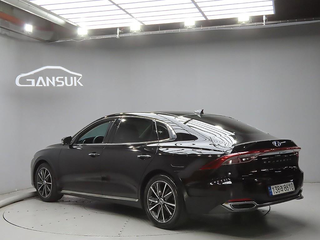 HYUNDAI Grandeur - Vista 5