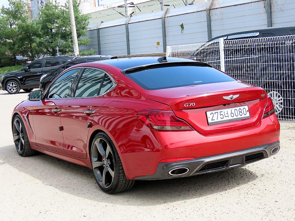Genesis G70 - Vista 3