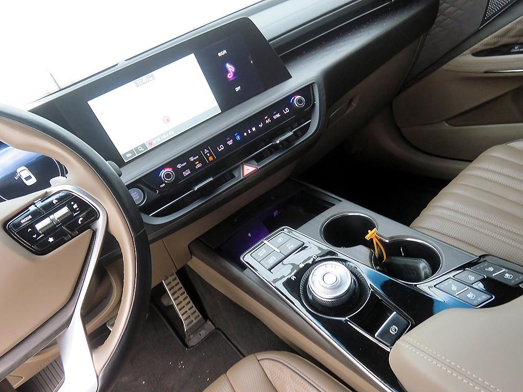 KIA K8 - Vista 10