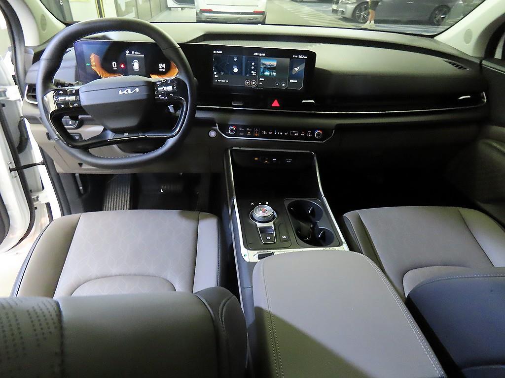 KIA Carnival - Vista 11