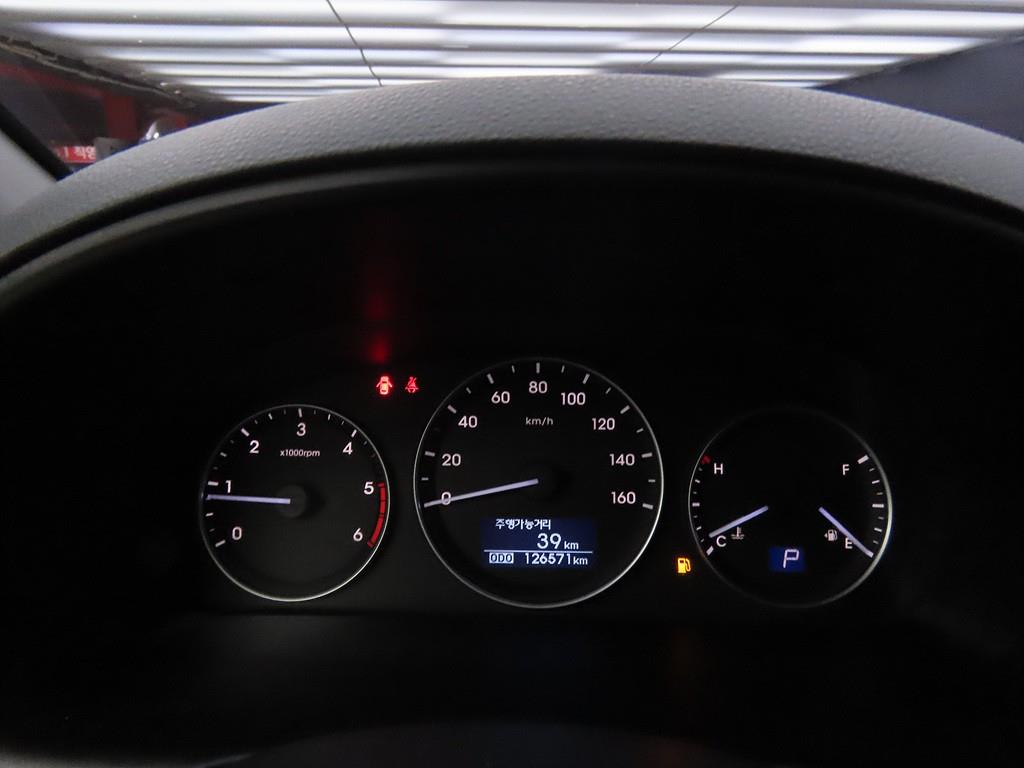 HYUNDAI Starex - Vista 6